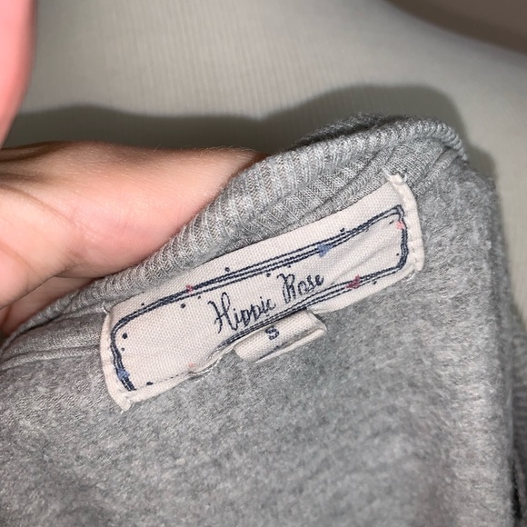 Gray crew neck sweatshirt from Hippie Rose - Picture 3 of 3